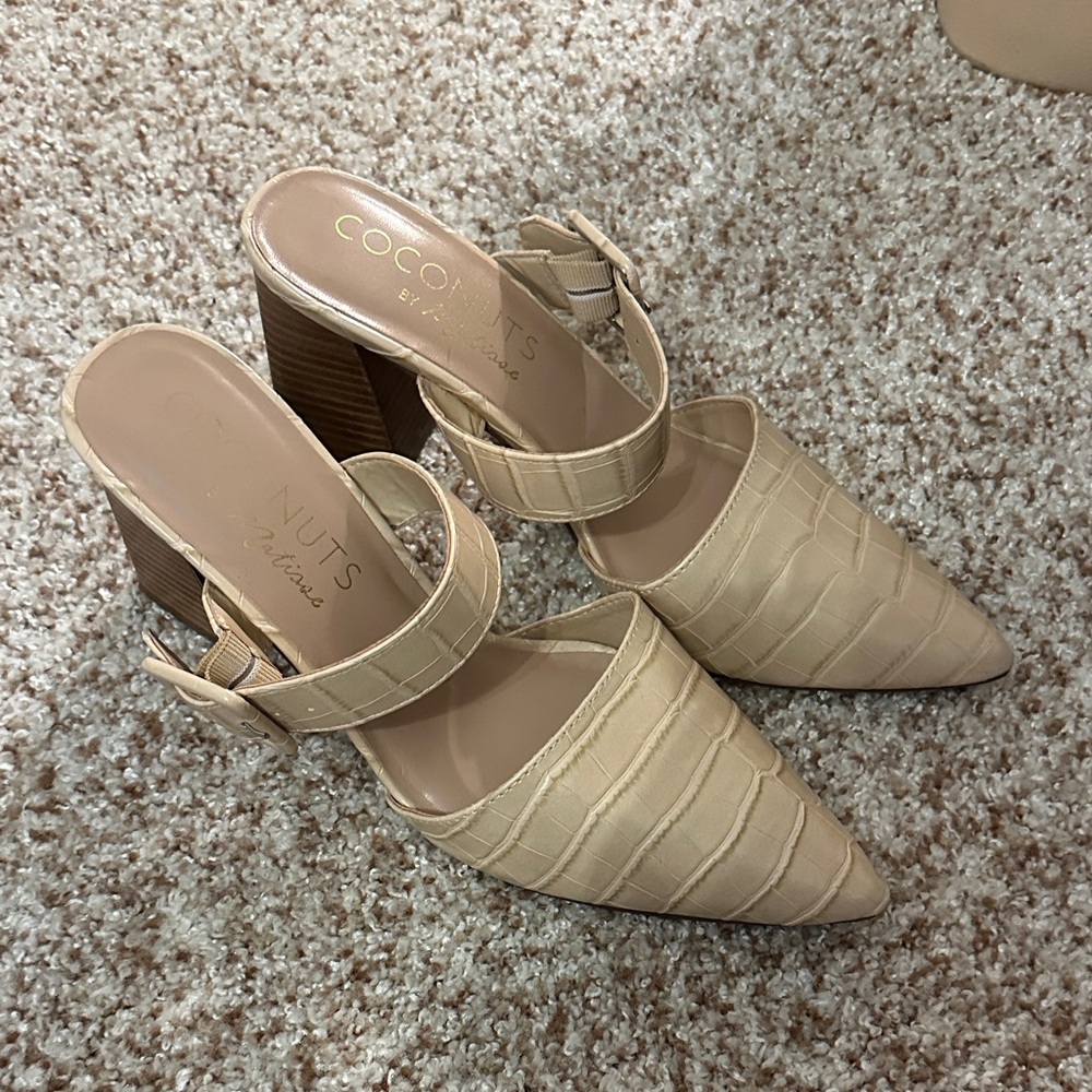 Coconuts by Matisse Women's Tan Croc-Embossed Mules